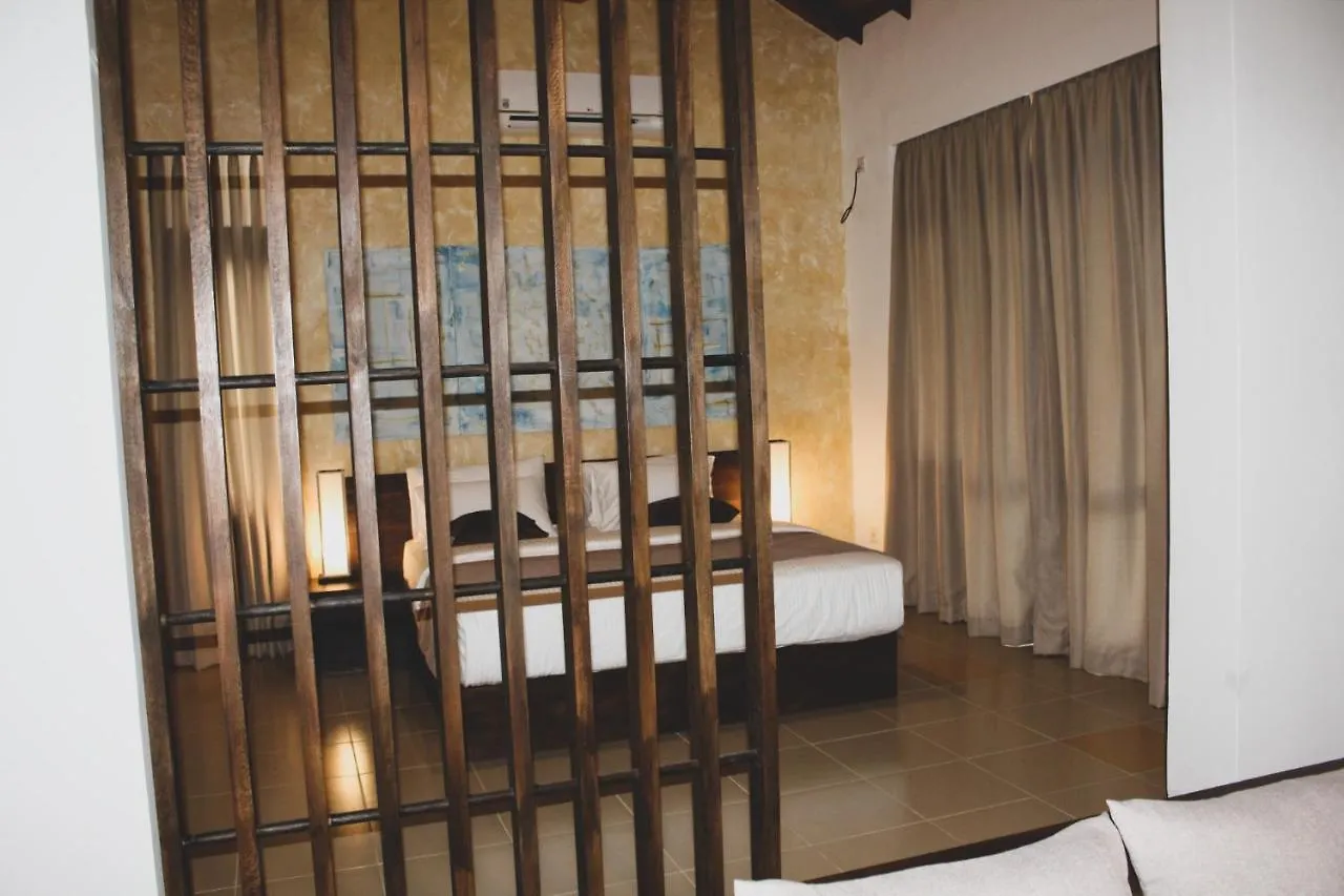 Aayu Lagoon Negombo Hotell