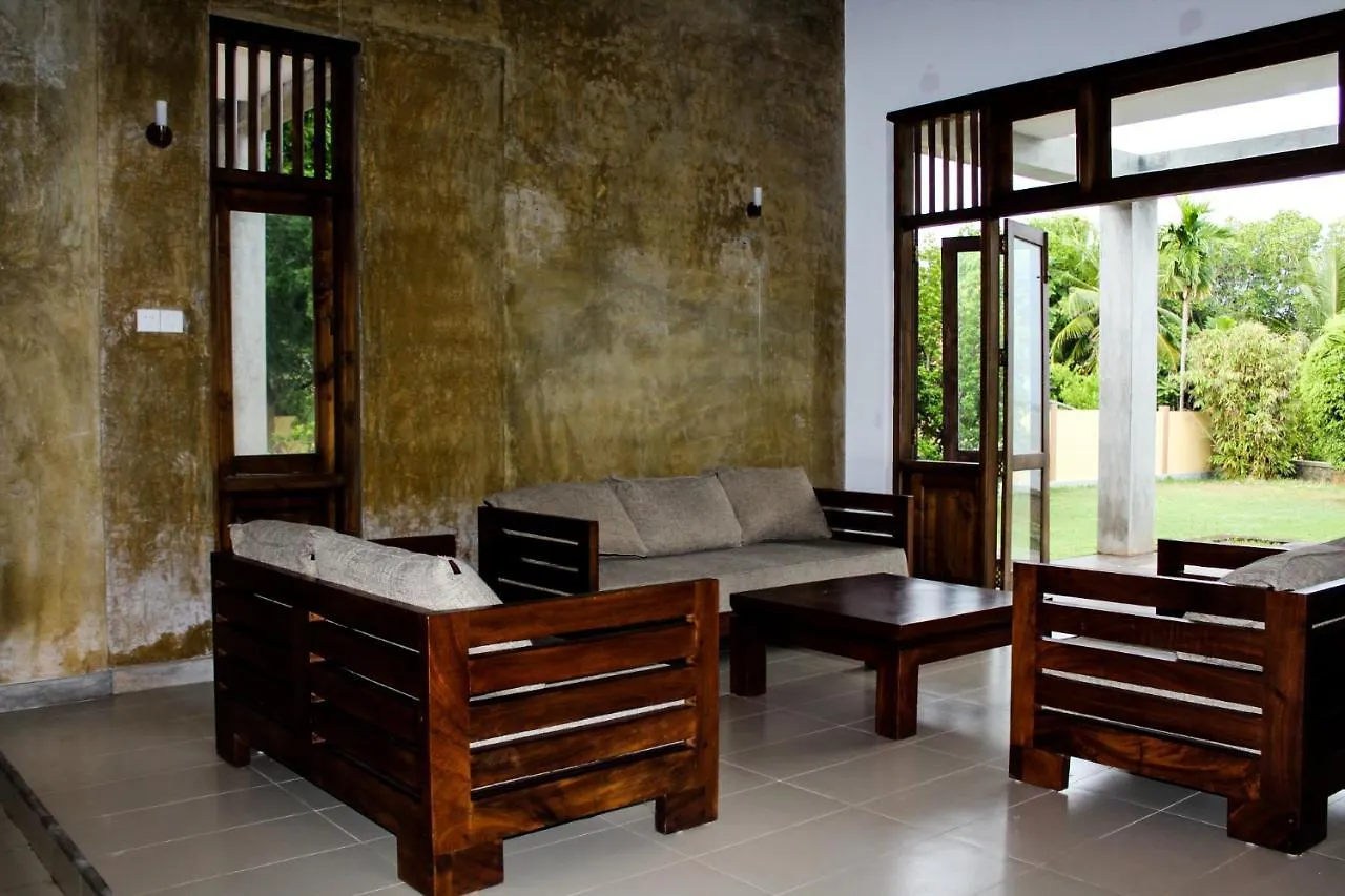 Aayu Lagoon Negombo Hotell